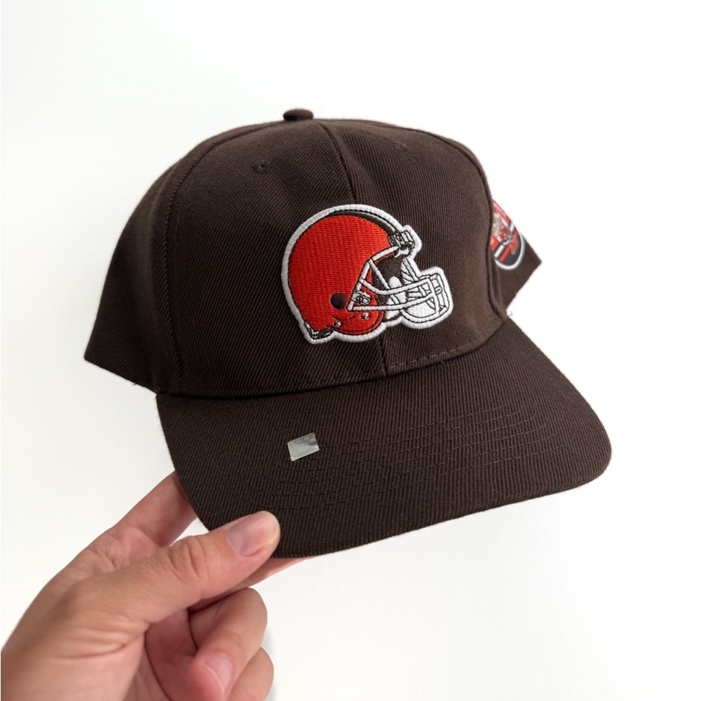 Cleveland Browns | EXCLUSIVE Season-Ticket Holder Trucker Hat - (NWT)